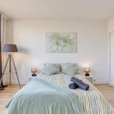 Apartment Relaxation Near Paris Saint-Denis (Seine-Saint-Denis)